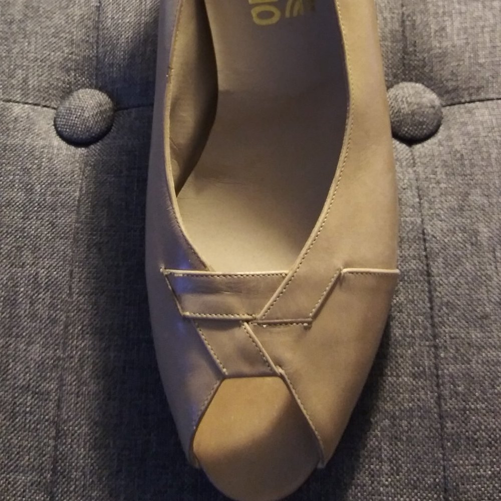 Ferragammo  Shoes Size 7